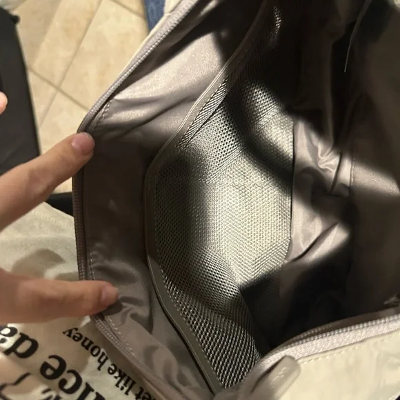 lululemon slouchy sling bag 6L in warm ash grey - Picture 8 of 15